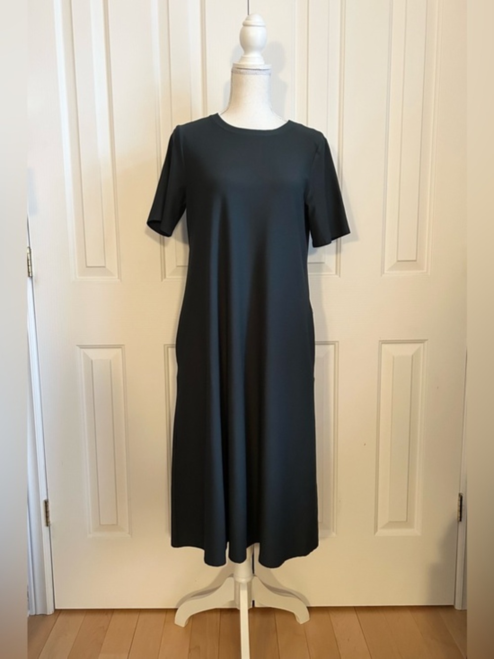 NWT EILEEN FISHER Short Sleeves Stretchable Maxi Dress, Dark Green, Size XS